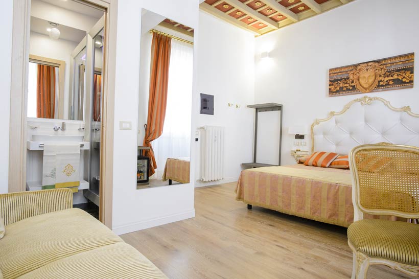 Übersicht über die Einrichtung der Suite Diana in Rom: Ihr Bed and Breakfast der Extraklasse mitten in der Stadt.