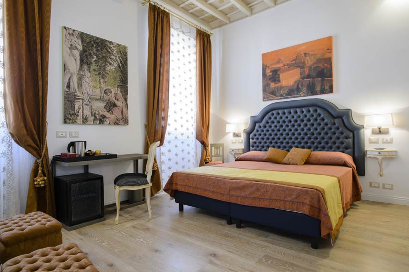 Die luxuriöse und 25qm große Suite Athena im Excellent Trinity Rooms B&B in Rom.
